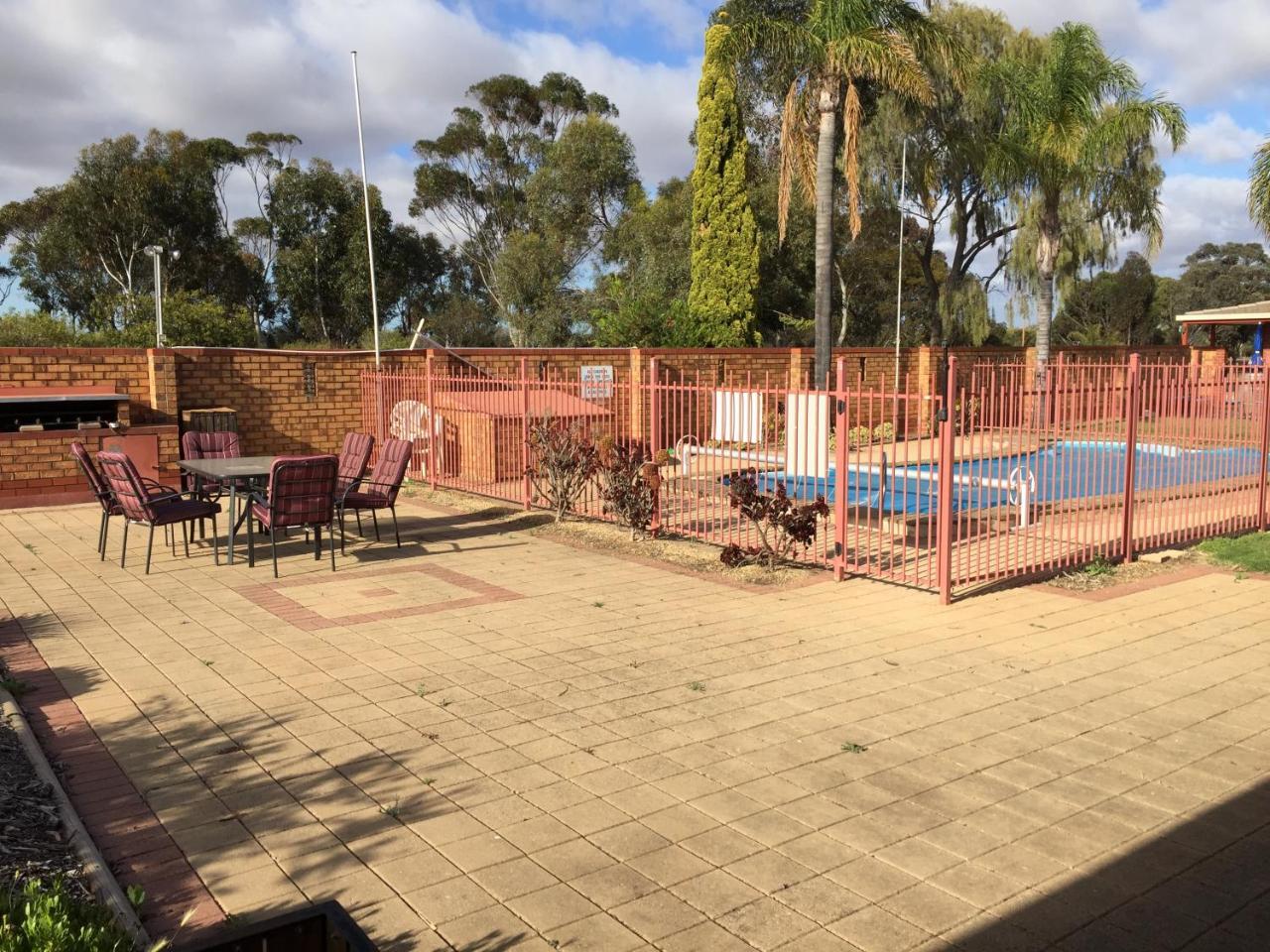 Kadina Gateway Motor Inn Bagian luar foto